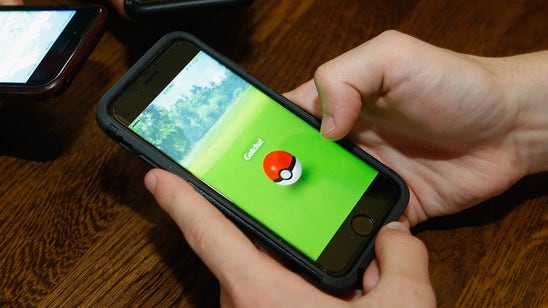 Iowa DE says cops drew guns on him while he played Pokemon Go