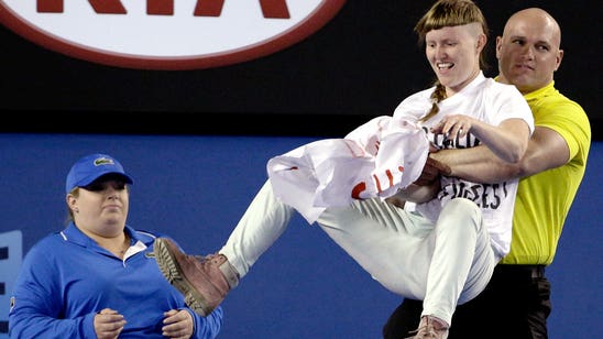 Djokovic-Murray match interrupted by protesters