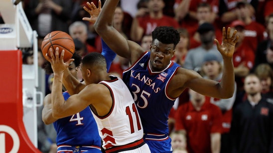 Jayhawks find success feeding Azubuike in the post