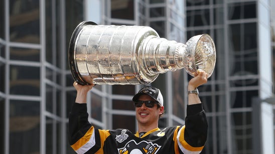 Sidney Crosby takes Stanley Cup to Tim Hortons