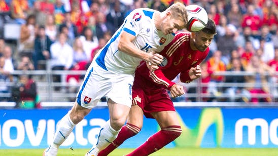 Casillas urges Spain fans to stop booing defender Pique
