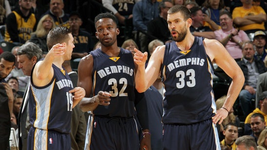 Gasol, Grizzlies come alive late, avoid 0-2 start with flurry in Indy