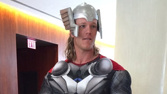 Noah Syndergaard dressed up as Thor and strolled around New York City