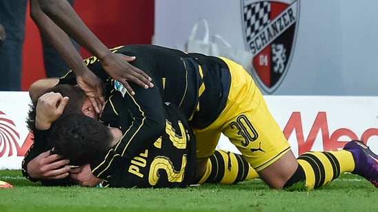 Watch Christian Pulisic score in stoppage time to rescue Borussia Dortmund