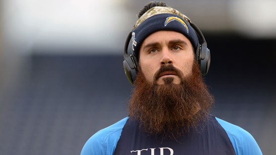 Chargers safety Eric Weddle posts progress photos as he shaves his massive beard