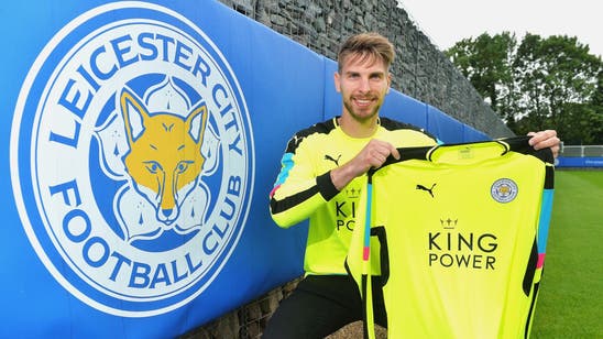 EPL champions Leicester sign keeper Zieler from Hannover