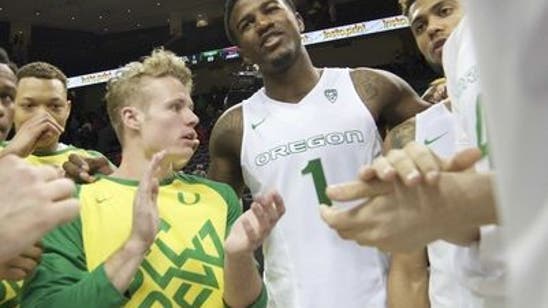 Oregon Basketball: Jordan Bell Flies Over Three Students In Slam Dunk Contest