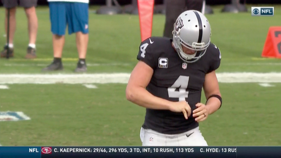 Raiders' Derek Carr injures finger on botched snap