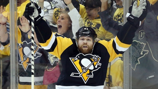 Phil Kessel fires rocket to score his first goal of the season (Video)