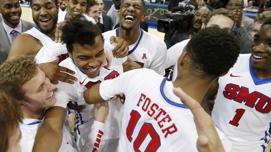No. 15 SMU rallies to stay undefeated, 59-57 over Cincinnati
