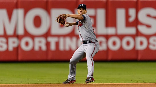 Braves shortstop Simmons reports improvement in injured thumb