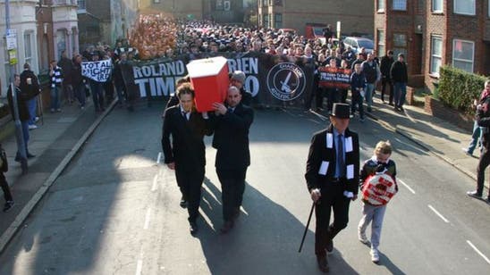 Charlton fans stage mock funeral in protest against owners