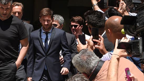 Messi says he signed documents under father's instructions