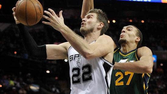 Reports: Hawks acquire center Tiago Splitter in trade with Spurs