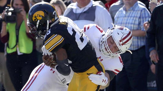 Got grit? Wisconsin defense shows versatility despite injuries
