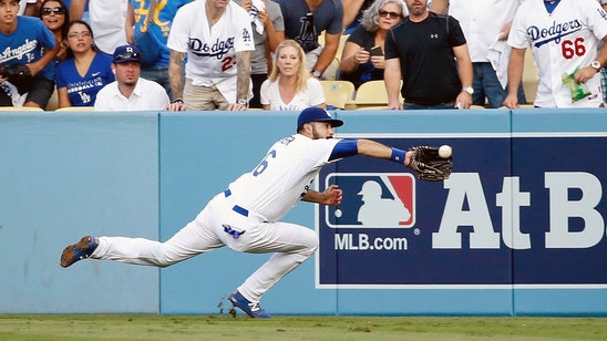 Dodgers' Ethier yells at manager Mattingly in dugout during Game 5