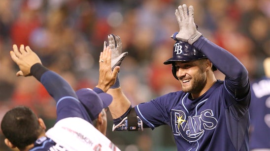Watch Rays' Kevin Kiermaier freak out over a pigeon