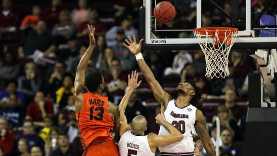 Florida dominates defensively, blows out South Carolina