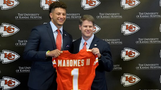Chiefs owner Hunt says Mahomes' development is 'very exciting for the franchise'