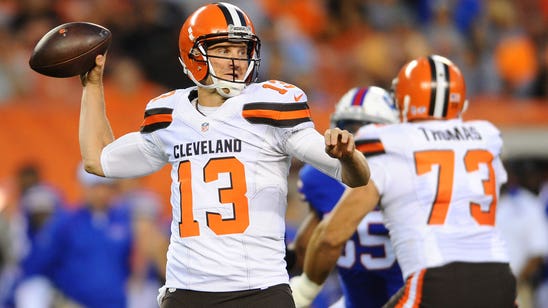 Browns QB McCown jams finger, X-rays negative