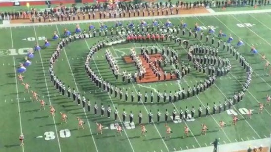 Watch the Illinois band perform an amazing tribute to the Cubs at halftime