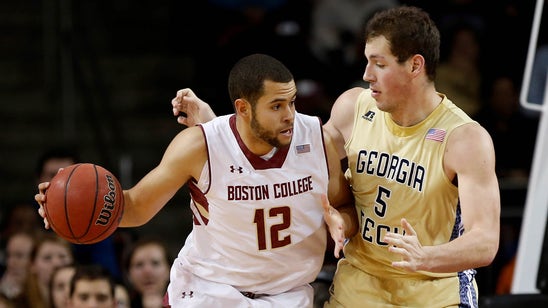 WATCH: Arizona's Ryan Anderson throw down a one-handed dunk