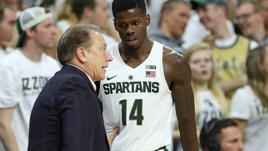 Watch Michigan State’s injured Eron Harris check in for an emotional Senior Day moment