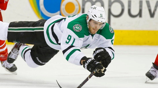 Watch out, Dez Bryant: Tyler Seguin shows off football flair