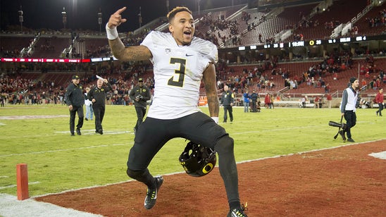 Vernon Adams Jr. is playing like Marcus Mariota right now for Oregon