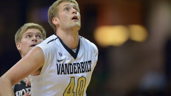 Watch Vanderbilt's big man nail an 80-foot buzzer-beater