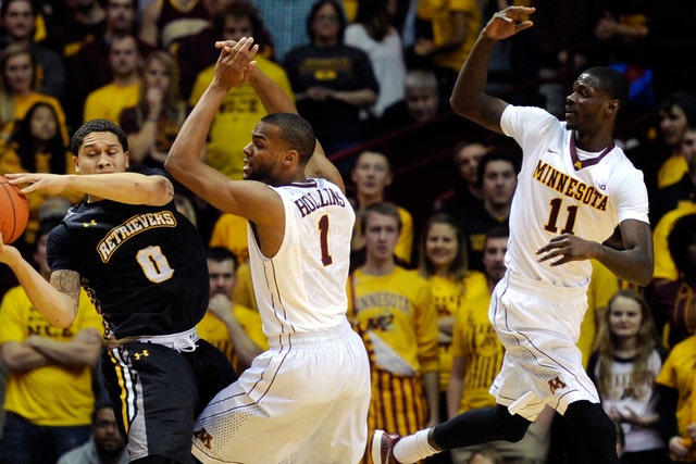 Gophers Get Defensive Take Bite Out Of Retrievers Fox Sports