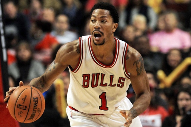 where is derrick rose playing basketball