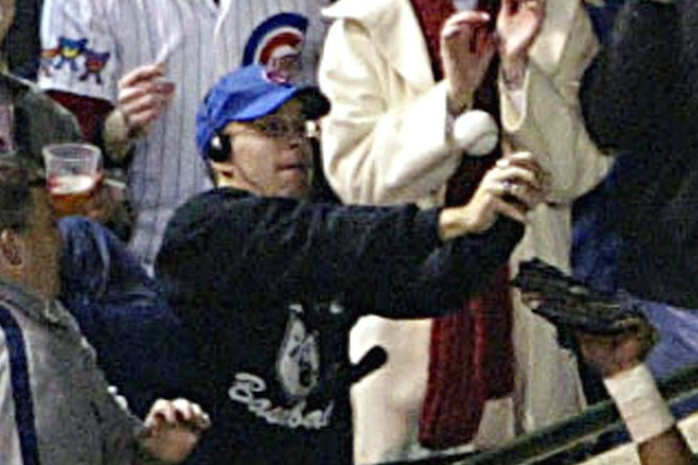 Steve Bartman, America's most infamous fan, receives Cubs