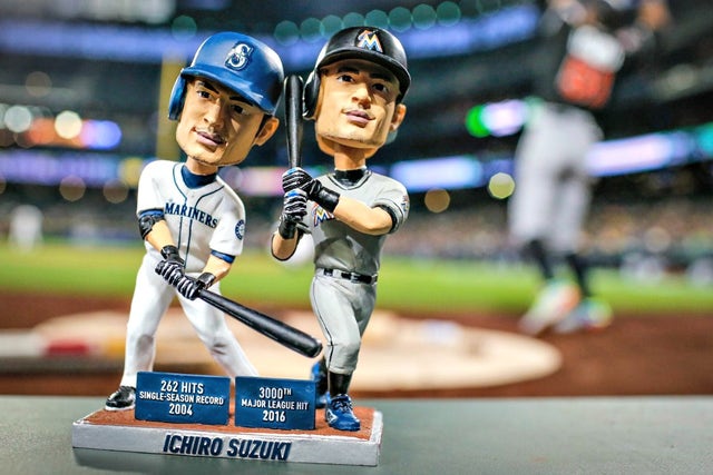 5ac02189-041917-mlb-mariners-
