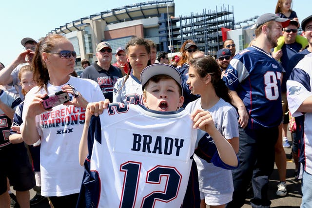 Tom Brady game-used jersey is soaring on the auction market