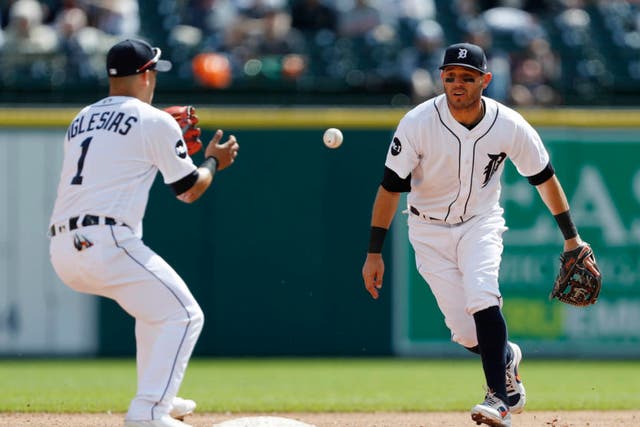 DET@MIN: Kinsler shows his glove skills on two plays 