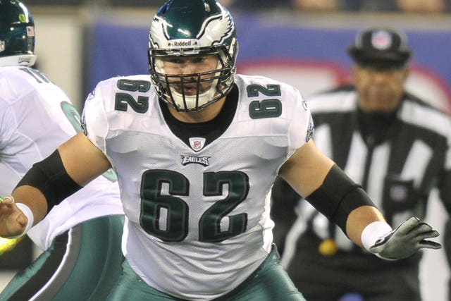 Eagles C Kelce needs surgery for sports hernia