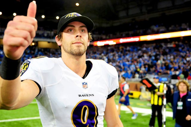 Ravens kicker Justin Tucker gets vocal on stage at All Time Low