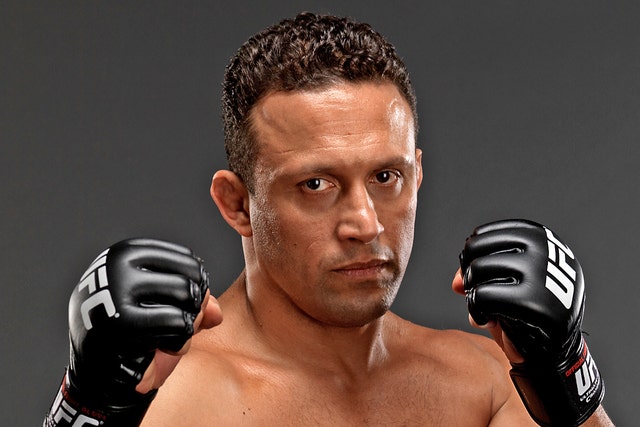 Gant UFC Signé Par Renzo Gracie Avec Certificat D'authenticité - Occasion Très Bon état - Taille XL
