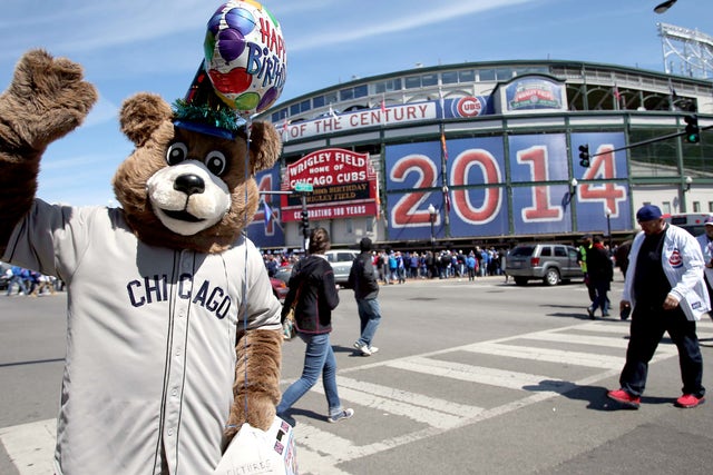 Chicago Cubs, Mascot Statue