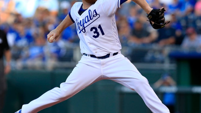 Royals roll past Indians 9-4 to complete 3-game sweep