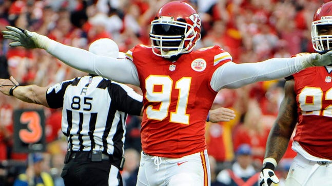Chiefs' Hali enters camp under cloud of controversy