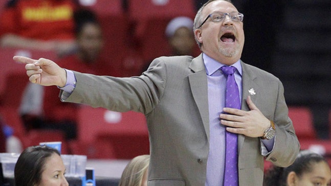 Plum scores 32 as Washington stuns Maryland