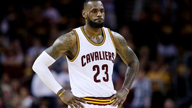Vegas: Cavs favored to win 2016 NBA title