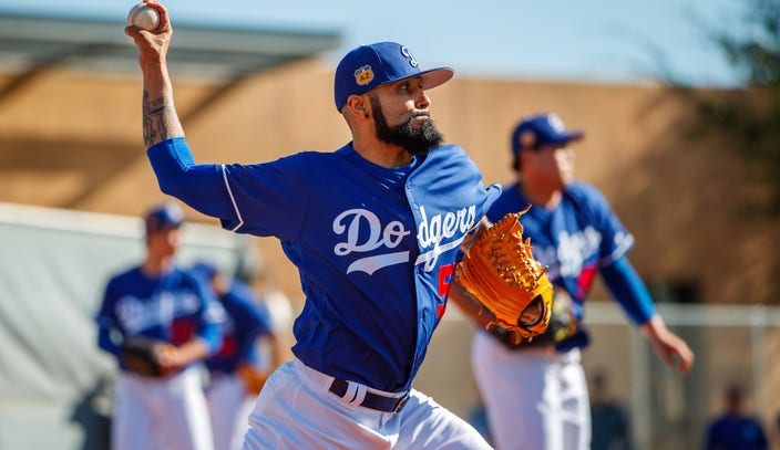 Sergio Romo posts funny back-to-school pic before retirement