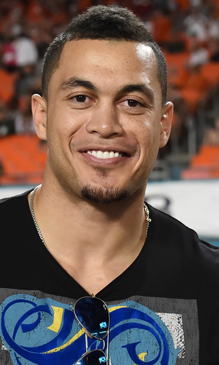 Gimme A Break Stanton S Kit Kat Etiquette Needs Work Fox Sports