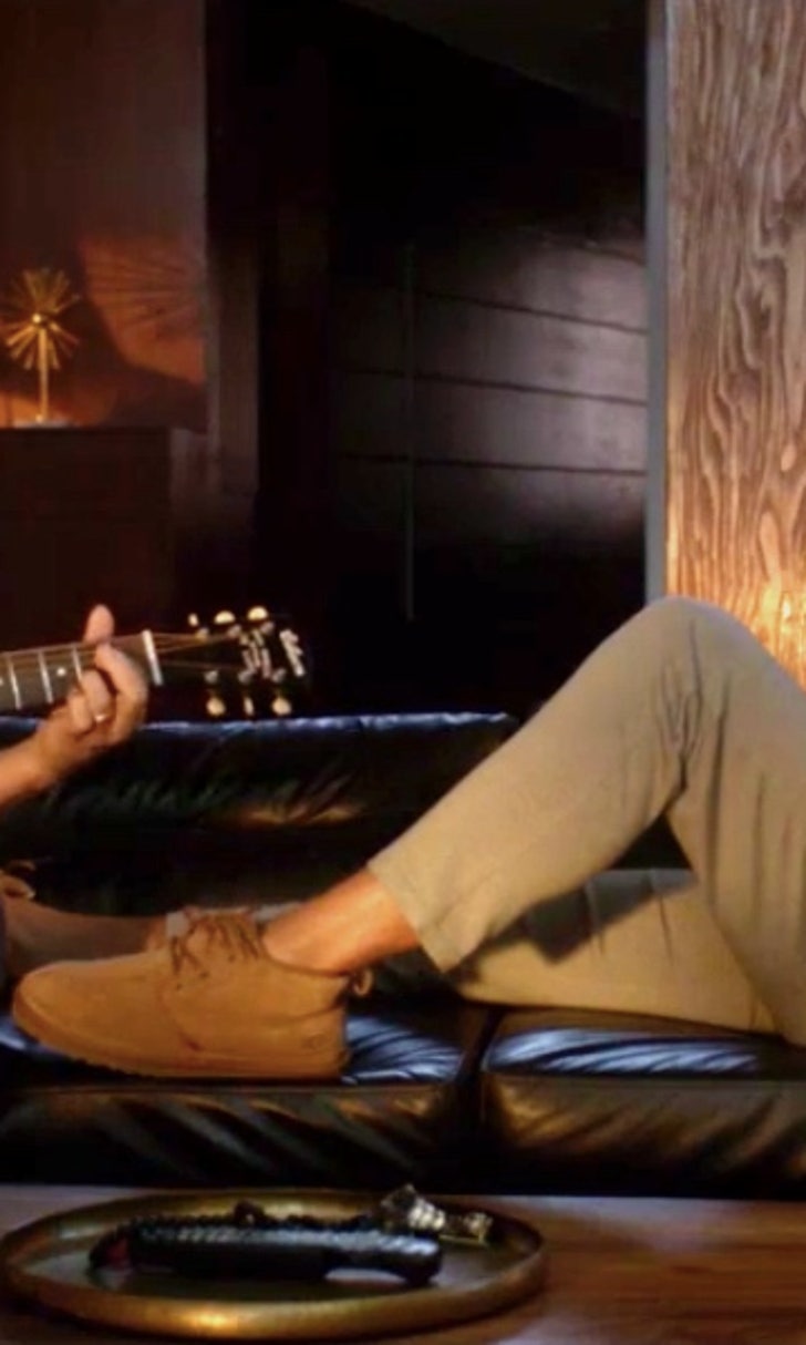 Jeff Bridges serenades a sleeping Tom Brady in bizarre new ...