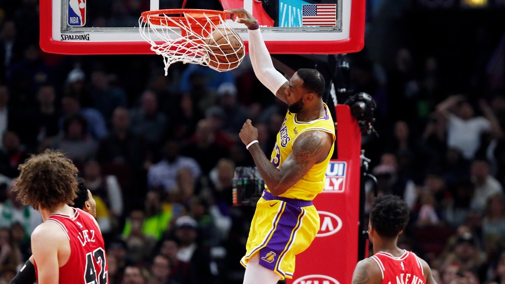 James scores 36, Lakers end 5-game skid by beating Bulls