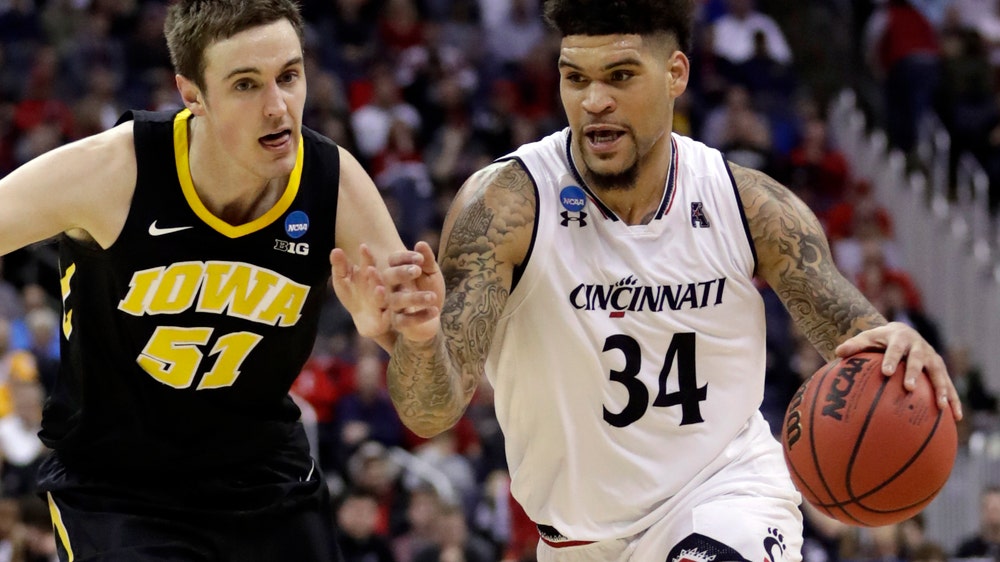 Iowa keeps Big Ten perfect, rallies 79-72 over Cincinnati