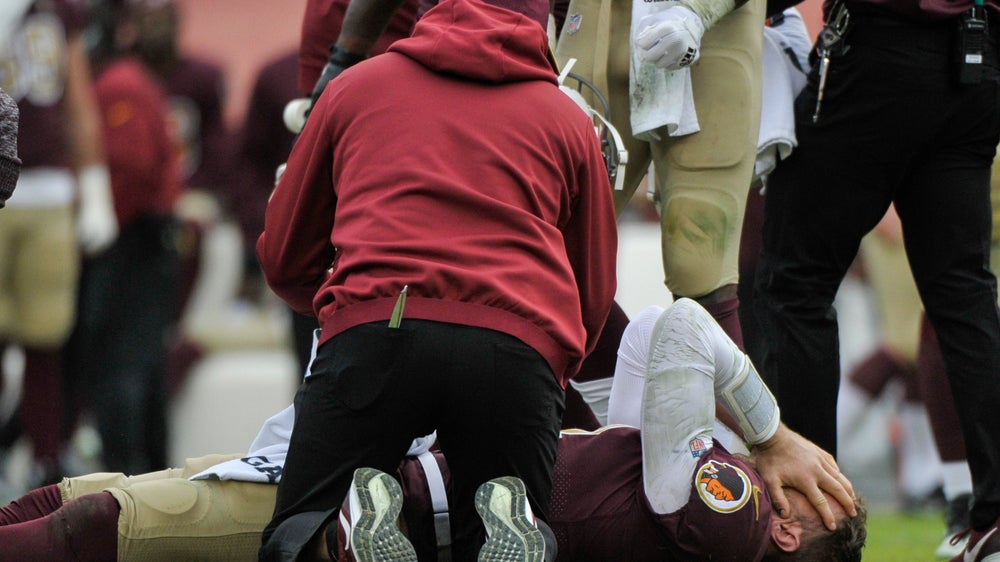 Redskins lose Smith for season to broken leg; Mariota hurt